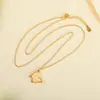 Yuebao Joyería Calcedonia Plata de Ley S925 Chapado en Oro Colgante de Mariposa Estilo Chino Más Fácil de Combinar Cadena Exquisita de Plata para Clavícula de Mujer