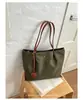 Bolsas de mano tipo tote casual de nailon estilo japonés en bloques de color al por mayor, nueva moda 2026, bolsos de mano y bandoleras ligeros