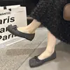 Sapatos femininos retrô com laço plano para primavera e outono de 2026, novos sapatos Mary Jane peludos de estilo francês raso para noite