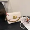Bolsa Simples Fashion Retrô para Mulheres 2026 Nova Primavera Bolsa Quadrada Pequena de Alto Padrão Bolsa Transversal Versátil de Nicho Francês