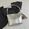 Bolsa Simples com Laço sob o Braço Feminina 2025 Novo Estilo Estilo Estrangeiro Bolsa Baguete Portátil Bolsa Transversal Quadrada Pequena com Corrente Versátil