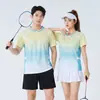 Conjunto de ropa de bádminton para comercio exterior al por mayor listo para enviar, camiseta de entrenamiento de competición profesional de secado rápido en degradado, ropa de pickleball