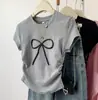 Camiseta Negra de Manga Corta con Lazo Inspirado en el Diseño para Mujer, Estilo Nuevo, Puro Deseo, Corte Ajustado, Top Versátil de Manga Corta A11265