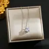 Collar de Cadena para Clavícula para Mujer, Moda Japonesa y Coreana en Vivo, Diamante Individual de Cuatro Garras, Acero de Titanio con Diamante Brillante de Lujo Ligero, Color 18k Sin Desgaste