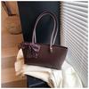 Cross-border Fashion New Simples Personalizado Textive Portátil Bolsa de Axila Feminina Cor Sólida Explosiva All-match Commuter Bolsa de Ombro