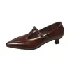 Piel suave no fatigante para los pies punta fina tacón grueso zapatos mujer 26 otoño versátil para ir al trabajo estilo retro correa única hueco Mary Jane tacones altos