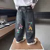 Jeans para Niños Primavera Otoño 2026 Nuevos Pantalones Largos Elegantes de Otoño para Niños Ropa Exterior para Bebé Pantalones Casuales de Pierna Recta Modernos