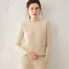 Suéter de cashmere elegante e estiloso com gola redonda para mulheres, apresentando um design de tricô torcido, tecido espessado e um caimento que afina a silhueta, macio e confortável, perfeito como peça de base.