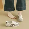 Tênis Branco Feminino 2026, Nova Versão Coreana de Outono, Estilo Ins, Sapatos Versáteis Esportivos Casuais para Estudantes Femininas, Estilo de Rua K1529