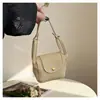 Bolsa de Ombro Feminina Estilo Coreano Simples para o Dia a Dia Verão Novo Modelo Textura Macia Ombro Selim Bolsa Transversal Quadrada Pequena Luxo Leve