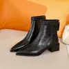 Novedad Otoño/Invierno 2026 Botines de Punta Fina con Tacón Grueso para Mujer Cremallera Trasera Piel Suave Botas Adelgazantes Elegantes Versátiles para el Trabajo Botas Individuales