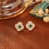 Pendientes de trébol de cuatro hojas con circonita y concha estilo medieval, Pendientes de moda, de alta gama, exquisitos y versátiles, Pendientes estilo Ins