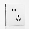 Interruptor de enchufe de vidrio templado con sensación de piel blanca, panel de cinco orificios esmerilado oculto para el hogar, interruptor de enchufe 86, venta al por mayor