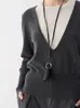Limonn Estilo Old Money Alta Inteligencia Mediados de Siglo Falso Dos Piezas Cuello en U Grande Top de Lana de Oveja Gris Tejido Otoño e Invierno