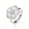 Nuevo Anillo Abierto de Múltiples Perlas y Pedrería Estilo Corte Forma Floral Abierto Ajustable Celebridad de Internet Anillo de Lujo Ligero para Banquetes para Mujeres