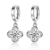 Pendientes de Diamante Flor de la Suerte Trébol de Cuatro Hojas Pendientes Elegantes de Moda Lujo Accesible Gama Alta Exquisitos Pendientes Versátiles Pendientes