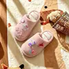 Pantuflas de algodón para niñas, pantuflas de interior de otoño e invierno para niños, antideslizantes, cálidas, lindas y adecuadas para usar en familia, con diseño de felpa