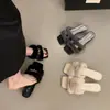 Primer Encuentro: Pantuflas Peludas de Tacón Grueso con Hebilla y Punta Cuadrada, Estilo Versátil para Exteriores, Novedad 2026, para Mujer