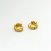 Pendiente de Oreja Retorcido Simple Popular en Internet Hebilla Pequeña para Oreja Pendientes Retro de Oro Mate Pendientes para Mujer Qingdao Pendientes al por Mayor