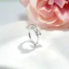 Anillo de circón en forma de diamante para mujer, nicho de lujo ligero, moda de alta gama, anillo abierto versátil, venta al por mayor directa de fábrica