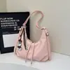 2025 Verão Nova Bolsa Transversal Retrô de Grande Capacidade Bolsa Tote Feminina Moderna da Moda Coreana Bolsa Casual de Axila