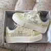 Zapatillas Gruesas de Estilo Lindo Nuevas para Primavera 2026 para Mujer, Zapatos Blancos de Diseño Nicho para Estudiantes, Zapatos Deportivos Casuales Transpirables