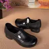 Sapatos Casuais Versáteis de Couro Macio Vintage 2026 Outono Novo Bico Redondo Salto Baixo Tendência Populares para Mulheres de Meia-Idade e Idosas