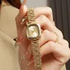 Relógio Quadrado Pequeno Retro NAIDU Feminino Quartzo Moda Simples Pulseira de Metal Aço Versátil para o Dia a Dia Nicho Luxo Leve Pulso