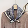 Cachecol de Seda e Lã Dupla Face Bicolor para Mulheres, Lenço Quadrado de Proteção para o Pescoço Outono/Inverno 2026, Presente para Mãe, Xale
