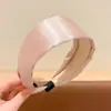Diadema de satén de ala ancha estilo coreano para mujer, nuevo modelo 2026, diadema de copa alta para uso diario, lavado de cara, sujeción del cabello y como accesorio para el cabello