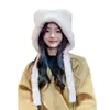 Novo Chapéu de Malha Versátil Estilo Coreano para Outono e Inverno com Design de Ursinho Fofo, Chapéu Quente para Meninas, Gorro que Emagrece o Rosto e Protege as Orelhas