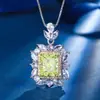 Otoño e Invierno Nuevo Joyería Huabi Diamante de Alto Carbono Corte Flor de Hielo Diamante de Color Incrustado en Cobre Moda Lujo Accesible Colgante 10*12