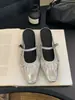 Sandalias Chuyuji de estilo francés con remaches, puntera cuadrada, plisadas, sin cordones para mujer, nuevo modelo primavera y otoño 2026, de una tira, elegantes