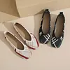 Comércio Exterior Transfronteiriço 2024 Tamanho Grande Cabeça Quadrada Leve Raso Fundo Plano Respirável Macio Fundo Tênis Casual Slip-on Tecido Flyknit