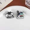 Amazon Broche de Gato com Xícara de Chá Desenho Animado Combinação Fofo e Versátil Liga Metálica Broche de Metal Gota de Óleo