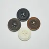 Botões Naturais em Formato de Fruta com Quatro Furos, Botões Universais Estilo Vintage para Casacos e Camisas de Trabalho, Em Estoque para Atacado