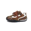 Moda Infantil Entrenamiento Alemán Estilo Primavera/Otoño 2026 Versátil Elegante Duradero Superficie de Cuero Zapatos de Entrenamiento Forrest Gump Alemán Zapatos de Estudiante Alta Apariencia