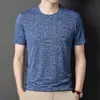 Nueva Camiseta de Manga Corta Jacquard de Seda de Hielo de Secado Rápido Fresca Ultraligera para Hombre Cuello Redondo Manga Media Top de Moda Capa Base