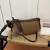 Nueva colección de otoño: bolso de hombro retro de cuero mate con bloques de color, un bolso casual elegante y versátil perfecto para ir al trabajo y para el uso diario