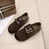 2026 Zapatos Birkenstock Versátiles para Mujer Hebilla de Cuero Planos Versátiles Moda Casual Zapatos para Ir al Trabajo Otoño Cómodos Gamuza Estilo Nuevo