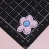 Accesorios de resina de flores pequeñas irregulares multicolor para manualidades con pegamento de crema para fundas de teléfono, pasadores de pelo, accesorios para el cabello y llaveros al por mayor