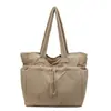 Bolsa Tote de Nylon para Uso Diário Feminina 2025 Inverno Nova de Alta Qualidade Leve de Lona Simples para Ombro/Axila