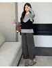 Moda Gestante 2025 Novo Outono Renda Falso Conjunto de Duas Peças Top + Calça Cargo Look Emagrecedor de Alta Qualidade Traje de Mãe Moderna