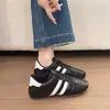 Nuevas Zapatillas de Entrenamiento Retro Alemanas 2026 para Mujer, Tenis Casuales Clásicos en Blanco y Negro, Zapatos Retro de Suela Plana Forrest Gump, Venta al por Mayor de Fábrica