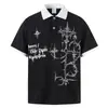 [Inovador] Camisa Polo Street Style Subcultura Manga Curta Masculina e Feminina Verão Nova Estampada Ombro Direito Top Tendência