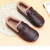 Zapatos tipo botín para mujer con forro polar, nuevos estilos de invierno 2026, zapatos de algodón, superficie suave, cálidos, antideslizantes, planos, zapatos de cuero de suela blanda, zapatos para mamá
