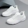 Zapatos cuadrados de baile transfronterizos de verano, nuevo diseño de malla flyknit transpirable, tacón medio, suela suave, adecuados para deportes y aeróbicos, color negro
