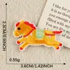 Sobre Rojo Año Nuevo Caballo Bordado Pegatina Autoadhesiva DIY Funda de Teléfono Móvil Nuevo Parche Pegatina Parche Accesorios para Ropa Pegatina de Tela