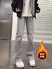 Calça jeans masculina com forro de fleece, novo estilo outono e inverno, perna reta, levemente alargada, estilo high street americano, calça streetwear moderna e descolada
