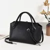 Bolso Tote Retro de Alta Gama para Mujer Estilo Nuevo 2026 Bolso de Hombro Único para el Trabajo y los Viajes Cotidianos Bolso Cruzado Versátil Casual
